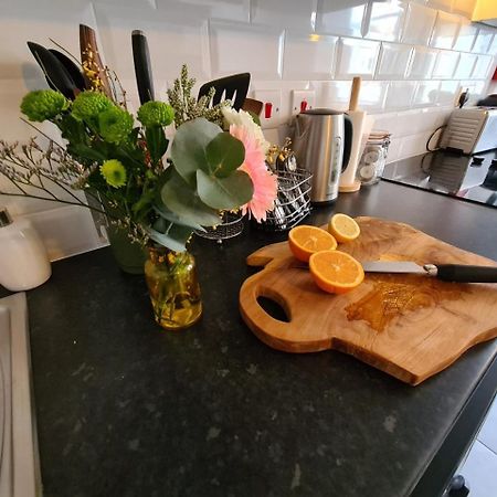 Coopers, Ground Floor Apartment With 2 Bedrooms And 2 Bathrooms Within A Georgian Listed Building Бертон-апон-Трент Экстерьер фото