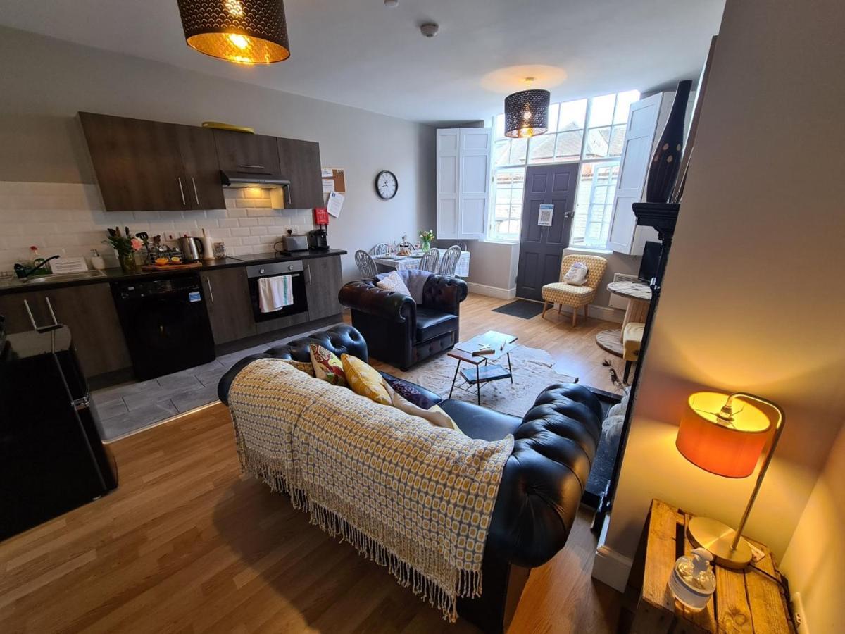 Coopers, Ground Floor Apartment With 2 Bedrooms And 2 Bathrooms Within A Georgian Listed Building Бертон-апон-Трент Экстерьер фото