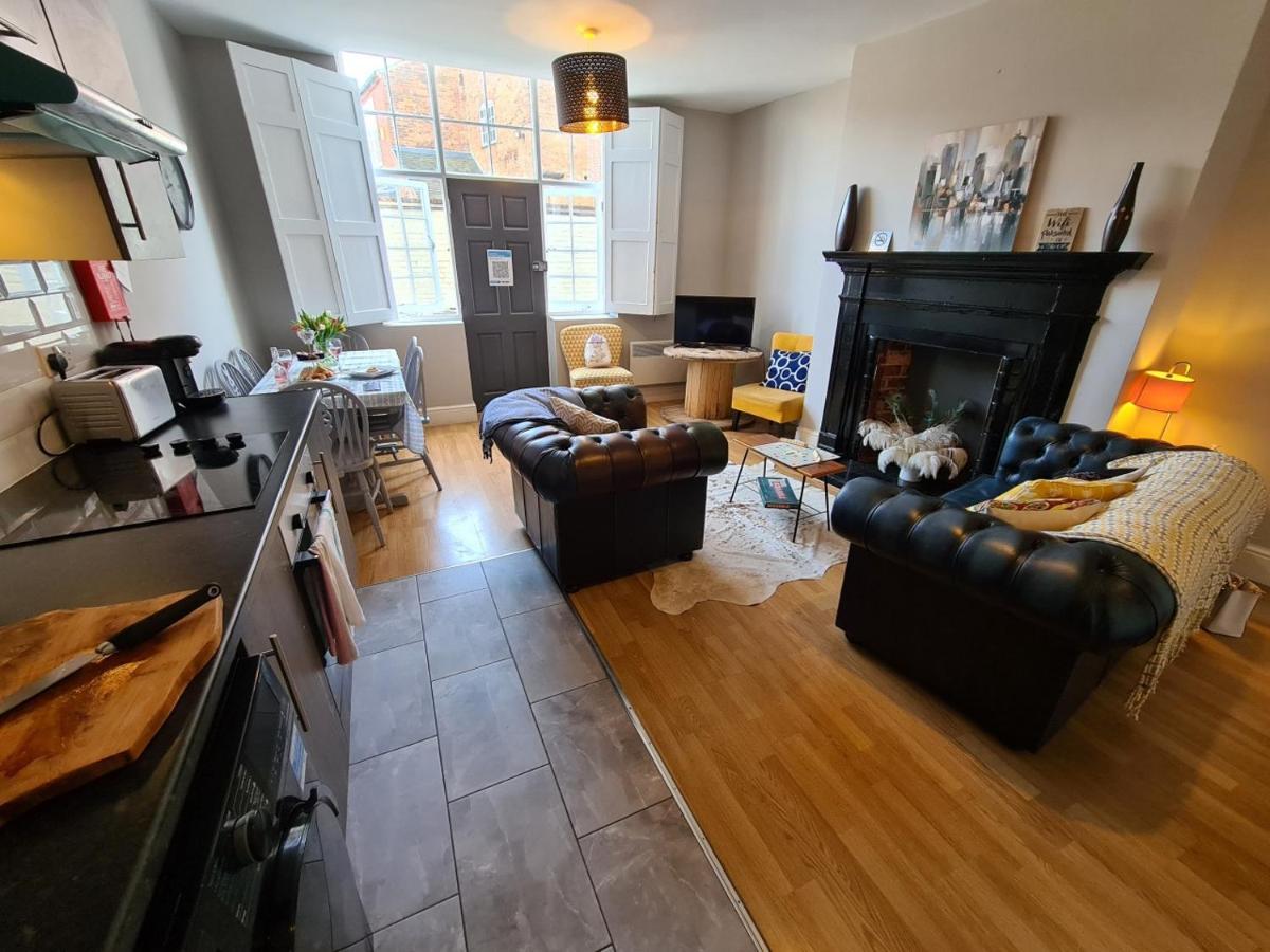 Coopers, Ground Floor Apartment With 2 Bedrooms And 2 Bathrooms Within A Georgian Listed Building Бертон-апон-Трент Экстерьер фото