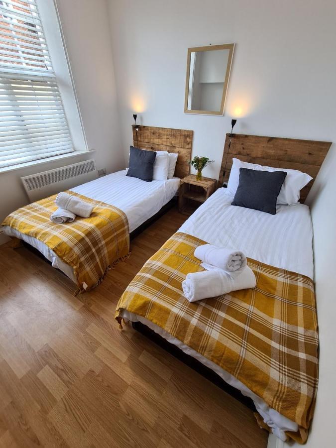 Coopers, Ground Floor Apartment With 2 Bedrooms And 2 Bathrooms Within A Georgian Listed Building Бертон-апон-Трент Экстерьер фото