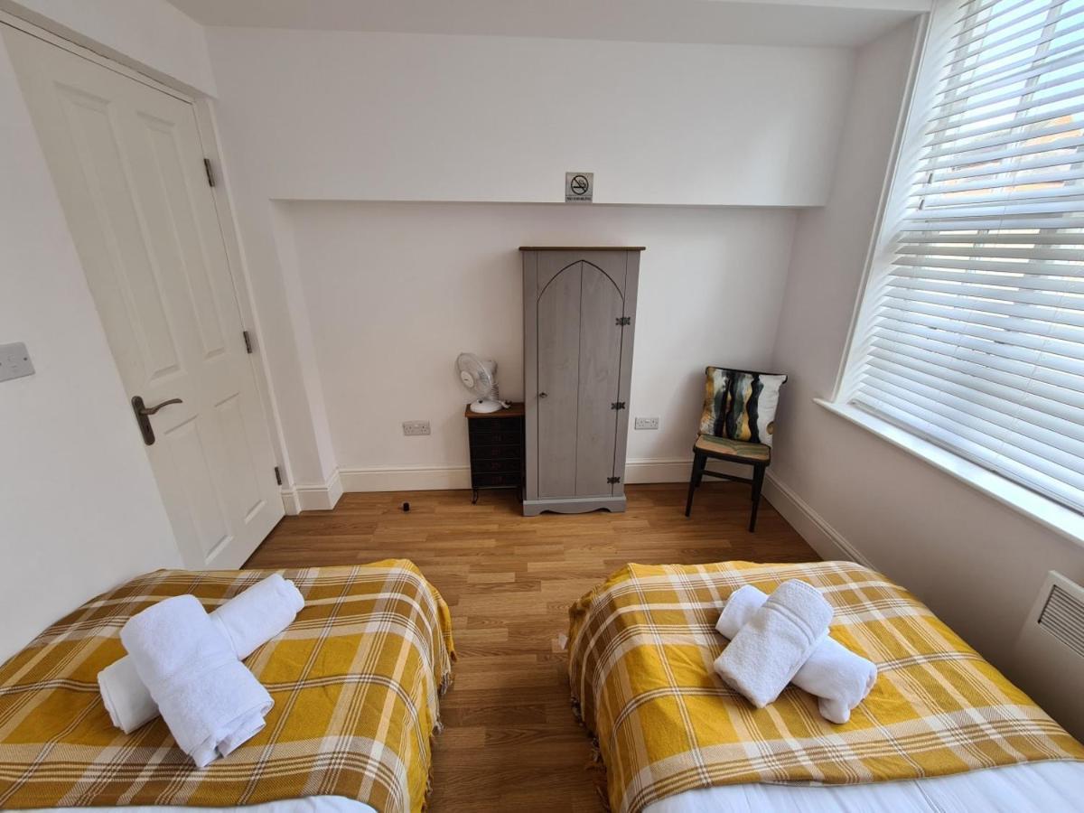 Coopers, Ground Floor Apartment With 2 Bedrooms And 2 Bathrooms Within A Georgian Listed Building Бертон-апон-Трент Экстерьер фото