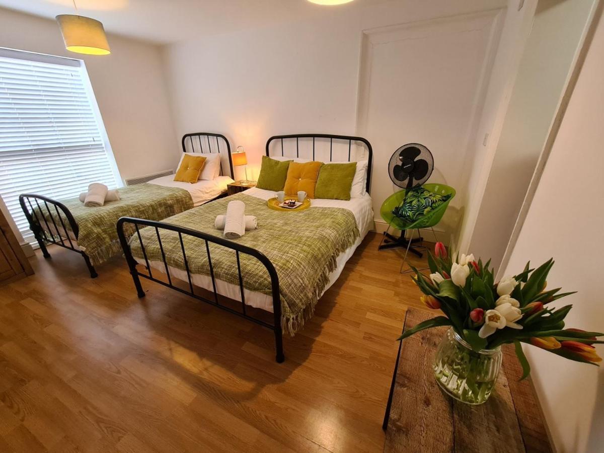 Coopers, Ground Floor Apartment With 2 Bedrooms And 2 Bathrooms Within A Georgian Listed Building Бертон-апон-Трент Экстерьер фото